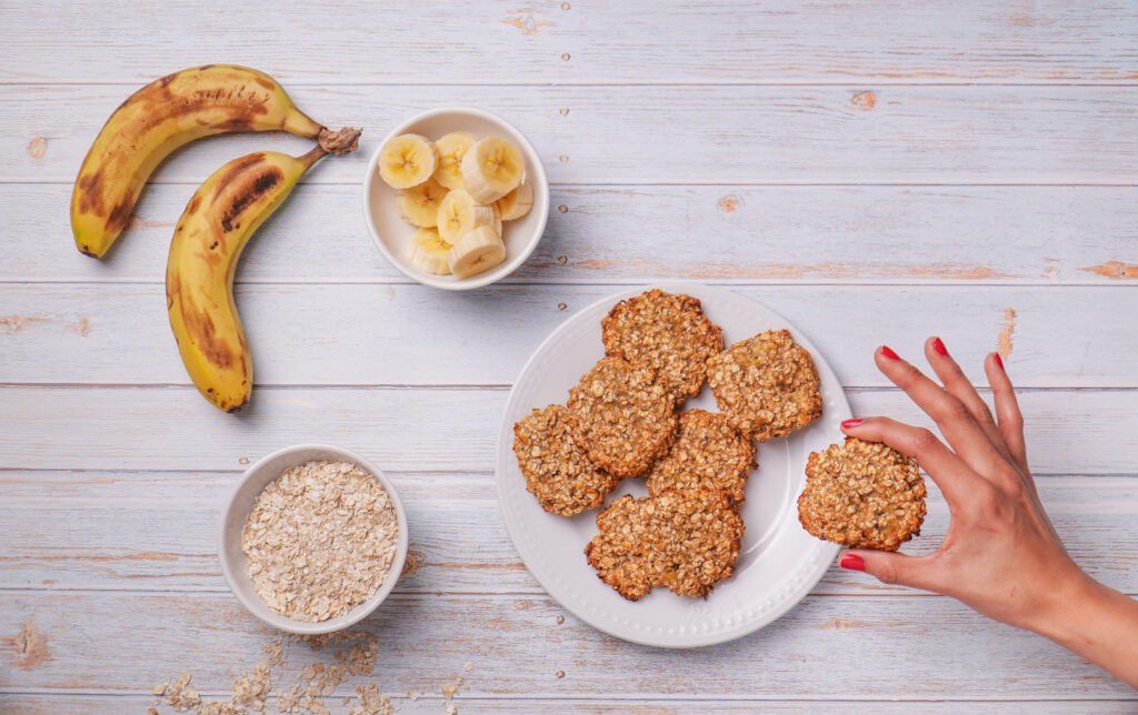 receta de galletas de plátano y avena